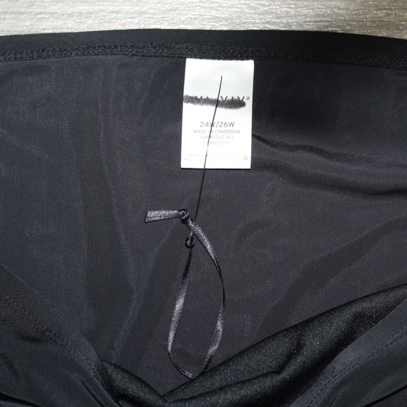 New Ava & Viv BLACK Slimming SWIM BOTTOMS 24W / 26W - Picture 5 of 5